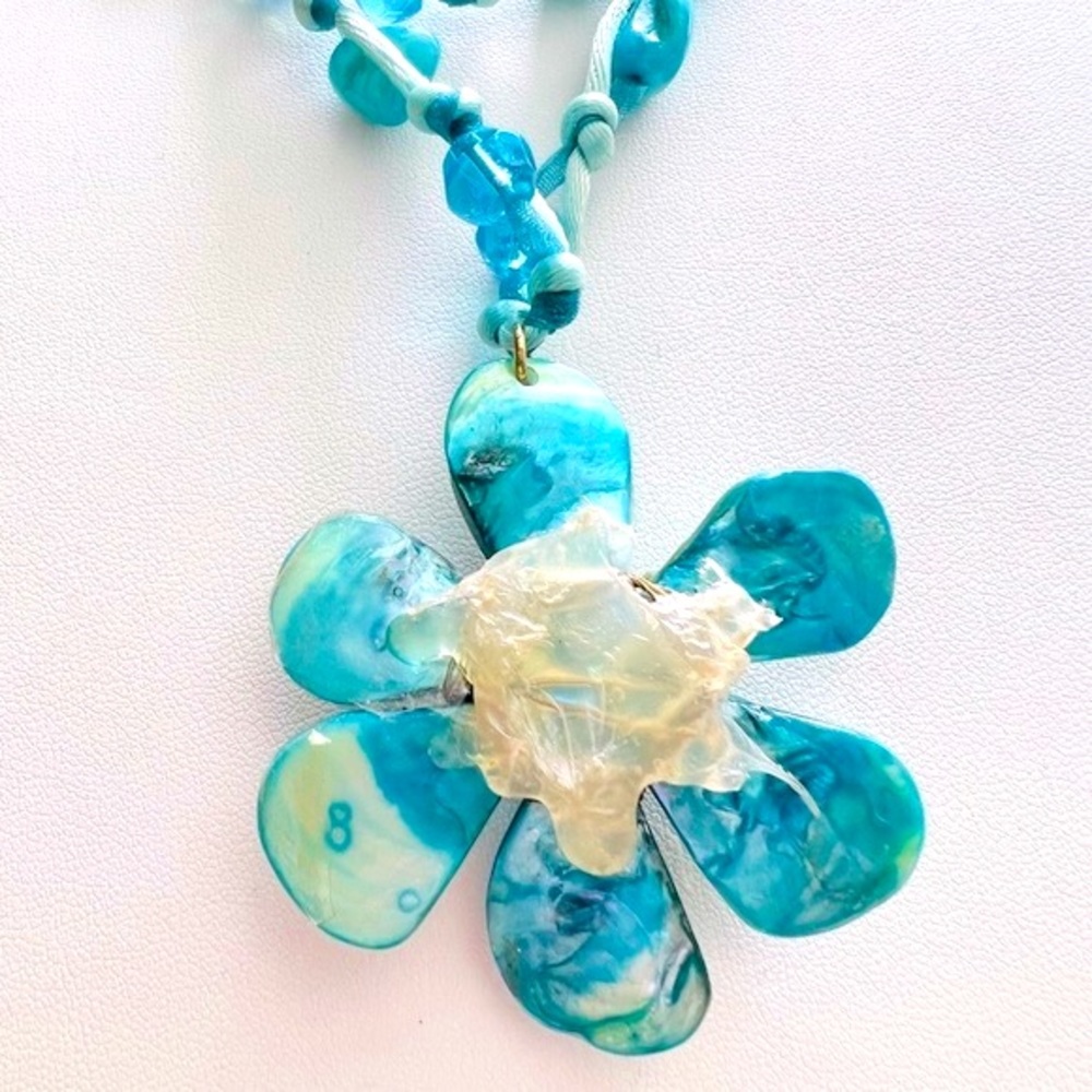 Double Turquoise Colored Chunky Beaded Necklace Large Flower Pendant Medallion - Picture 10 of 13